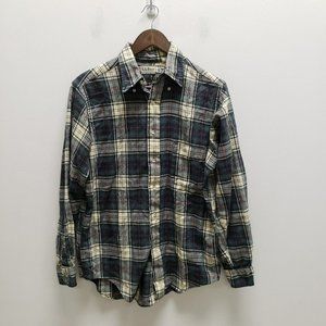 LL Bean Mens Plaid Flannel Shirt Size M Button Up Long Sleeve Green Fall Staple